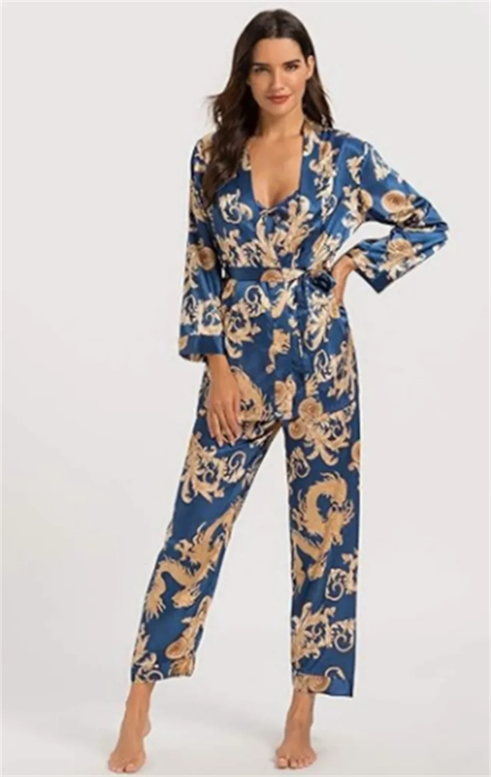 Luxuriöses Pyjama-Set aus königlichem Seidensatin, 3-teilig, Drachen-Blumendruck, seidiger Pyjama-Anzug, Nachtwäsche, Cami-Nachtwäsche mit Robe und Hose – Detail 14