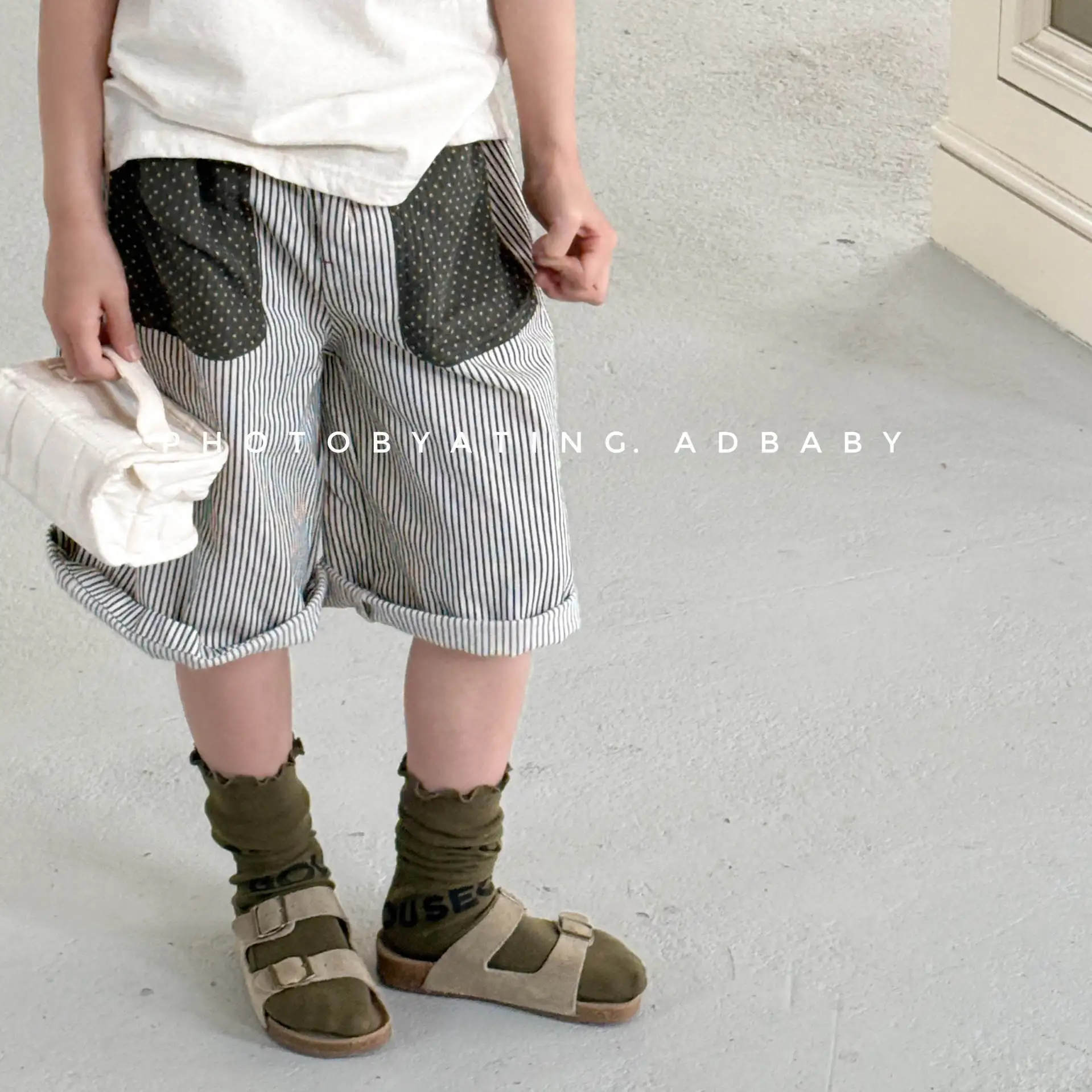 2025 صيف جديد الأطفال مخطط السراويل للبنين بنات فض...