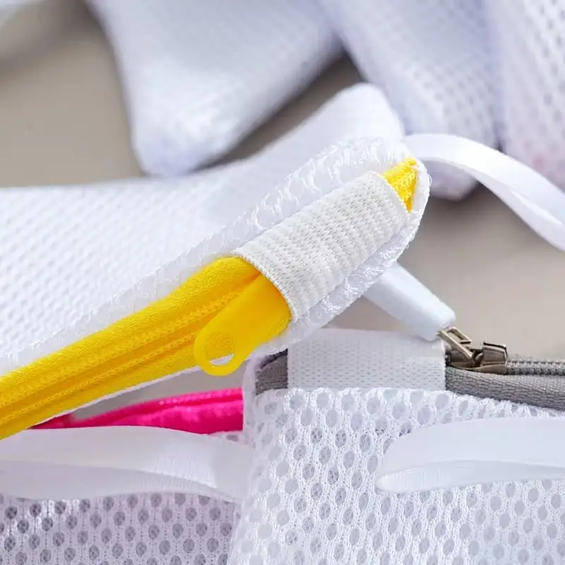 Set of 3 Reusable Mesh Laundry Bags with Zippers for Delicates and Small Items