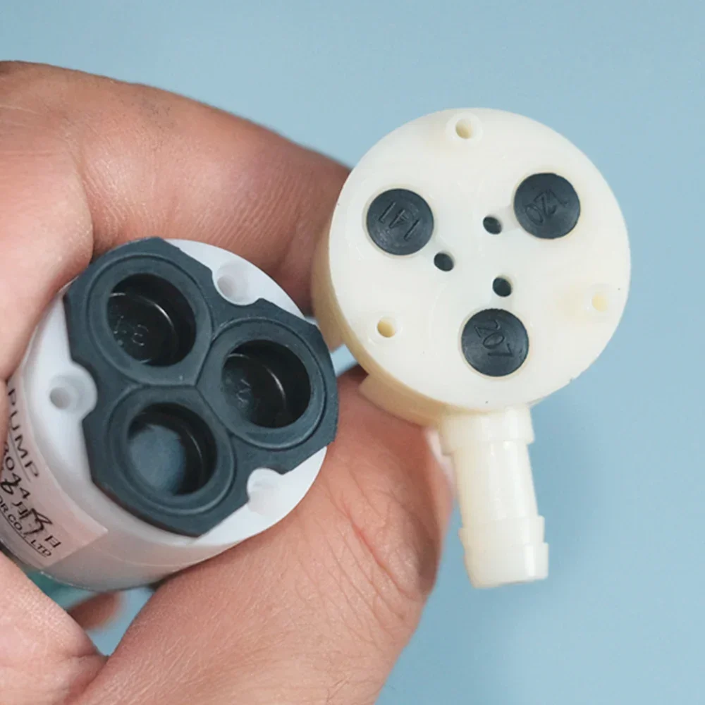 Mini Pompa Autoadescante Xuro DC 12V – Motore 370, 1 L/min, Portata 1,5 M, Sollevamento 4 M, Per Robot Pulitori E Spazzatrici, Leggera E Compatta