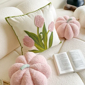 Tulip Pillow 1