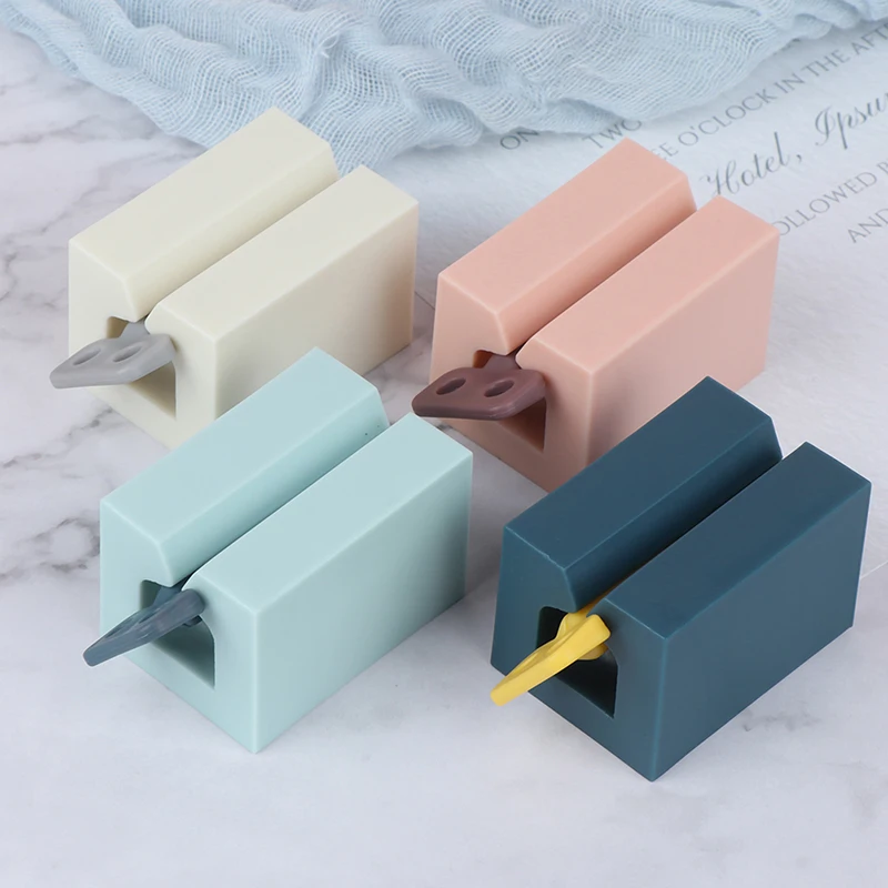 1Pc Bathroom Kitchen Squeeze Tube Squeezer Easy Plastic Press Toothpaste Dispenser 3