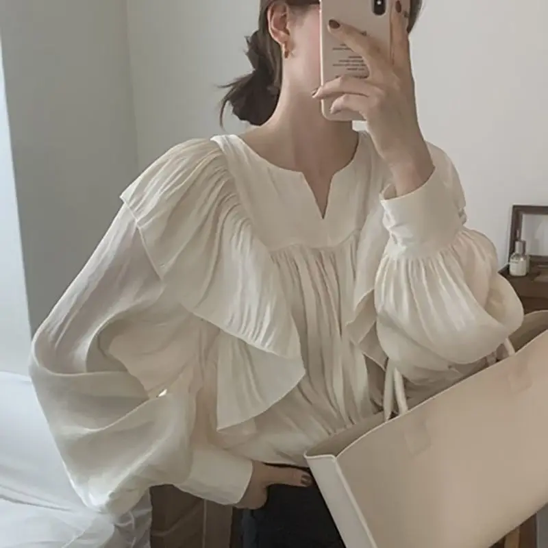 Women\'s Solid V-Neck Ruffles Folds Pullover Shirt Spring Korean Fashion Female Clothing Loose Bubble Sleeve Sweet Blouses Tops