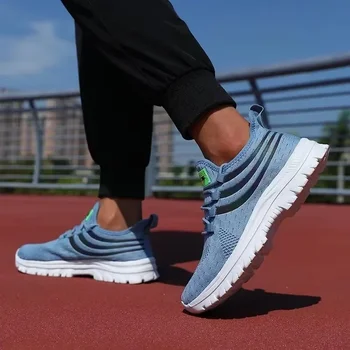 حذاء جري خفيف الوزن للرجال بتصميم شبكي يسمح بمرور الهواء ومريح ومتين للمشي والجري في الهواء الطلق 2