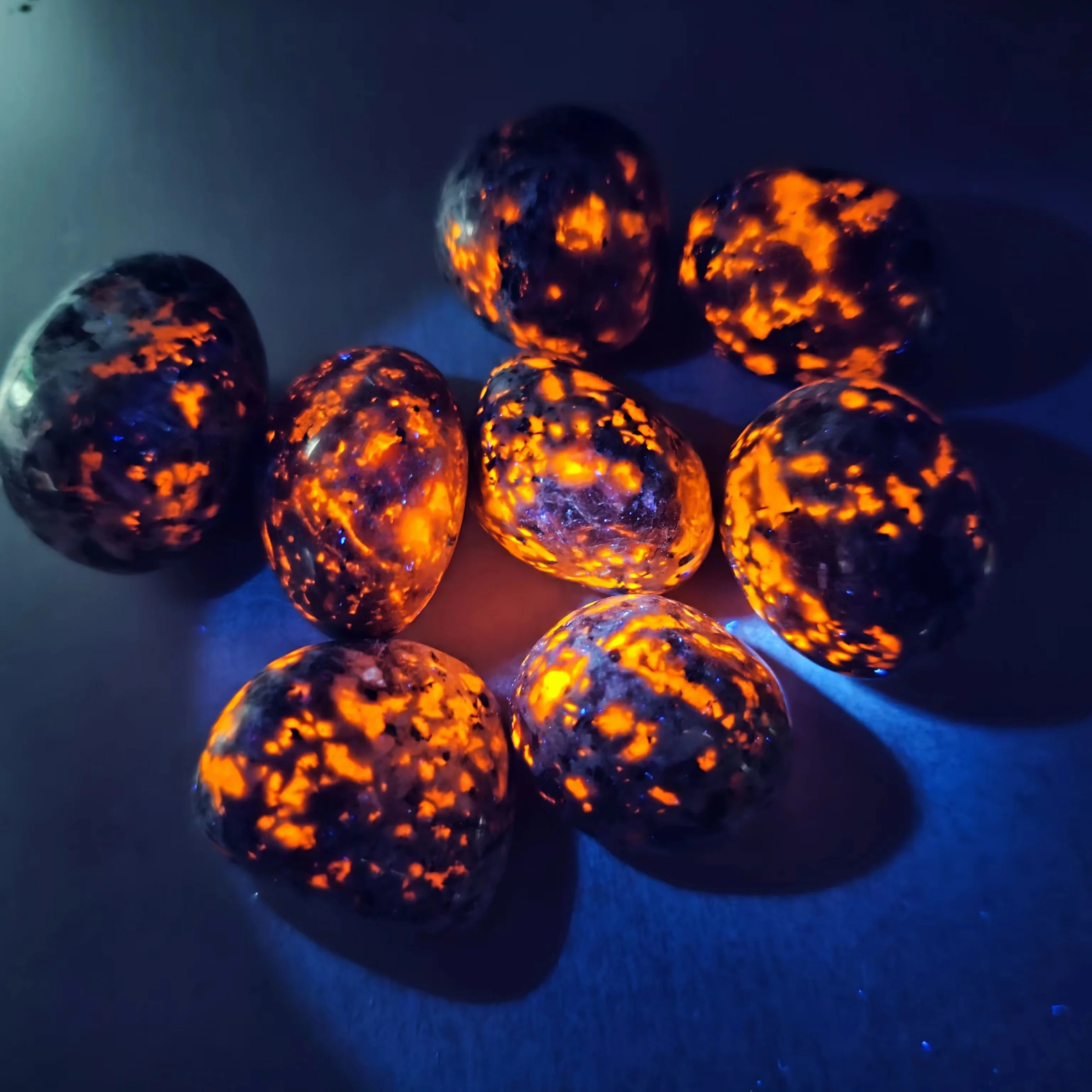 Yooperlites Flamestone UV Glowing Crystal Stone Home Decoration