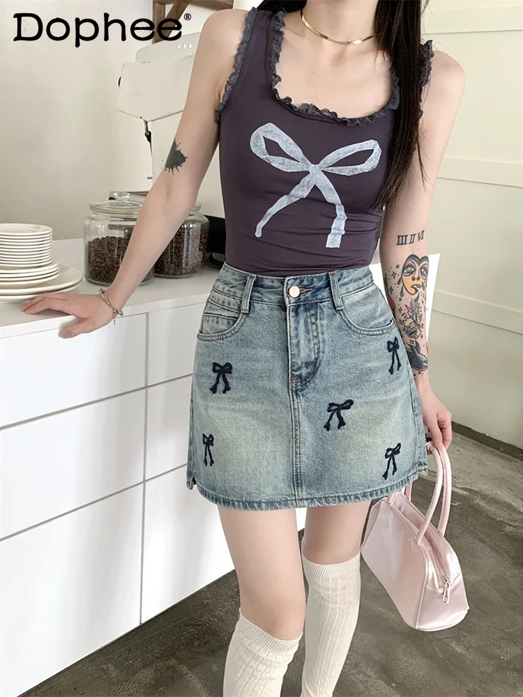 

Женская джинсовая юбка с высокой талией, трапециевидная короткая юбка-футляр с вышивкой и бантом в Корейском стиле, Новинка лета 2024