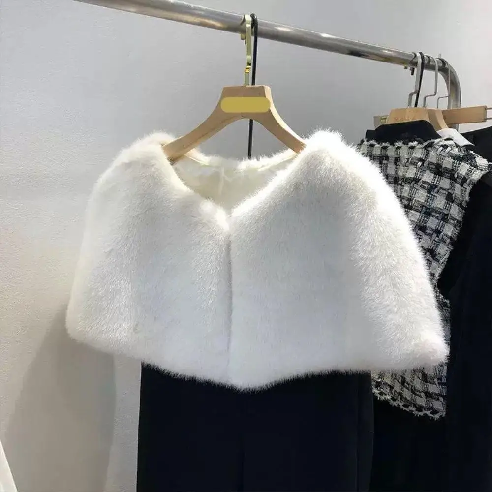 Fashion Faux Fur Shawl Wrap Formal Party Shawl Wedding Dress Code New Women Faux Fur Thermal Cape Coat Party Clothing Warm Wear