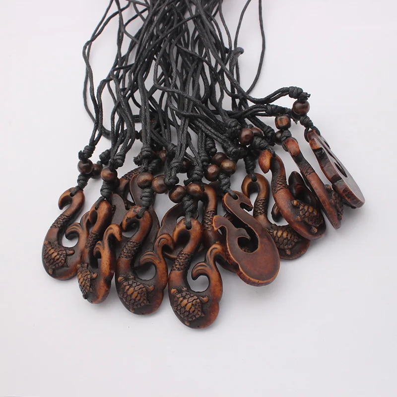 12pcs/lot Hawaii Surfer Carving Fishtail Hook Pendant Necklace Ethnic Tribal Faux Yak Bone Resin Charms Necklaces Jewelry Choker