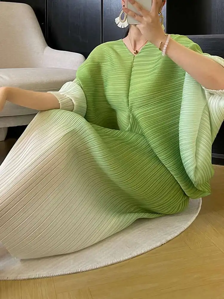 LANMREM Women's Gradient Pleated Dress V-neck Bat-sleeve Elegant Long Dresses Fashion Causal 2025 Summer New Clothing 2DE171 - Image 4