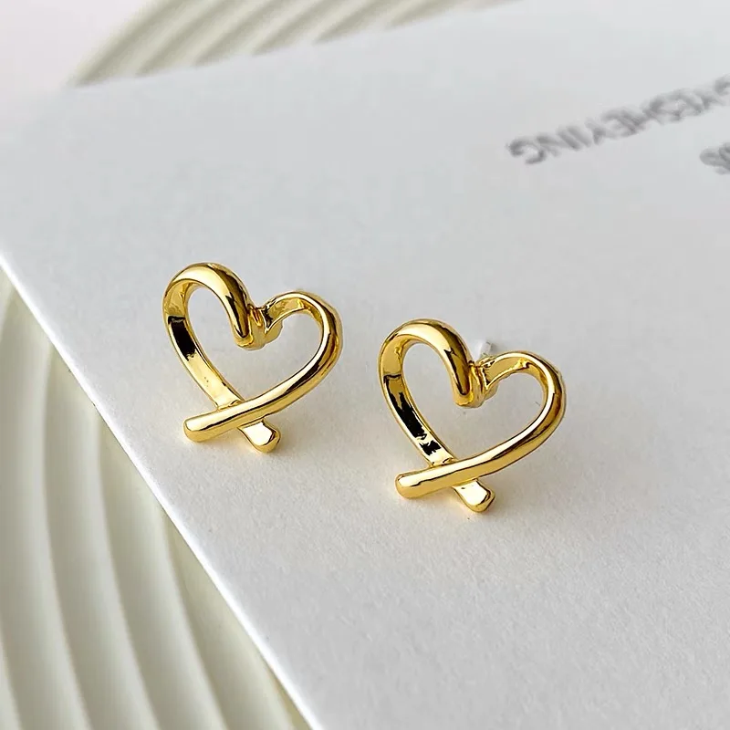 1/2pairs Simple Heart Clip on Earrings Women Girls No-Piercing Silicone Hollow Love Ear Studs Cuff Korean Earrring Clips Jewelry 3