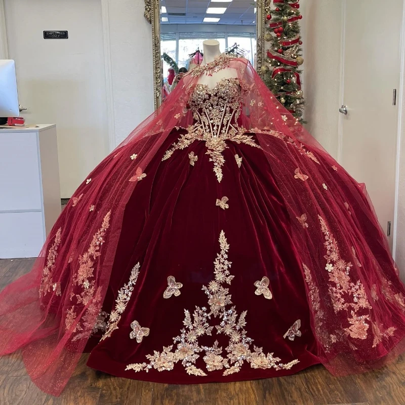 

Red Princess Sweetheart Ball Gown Quinceanera Dress With Cape Beaded Gold Appliques Lace Bow Party Gowns Vestidos De 15 Anos