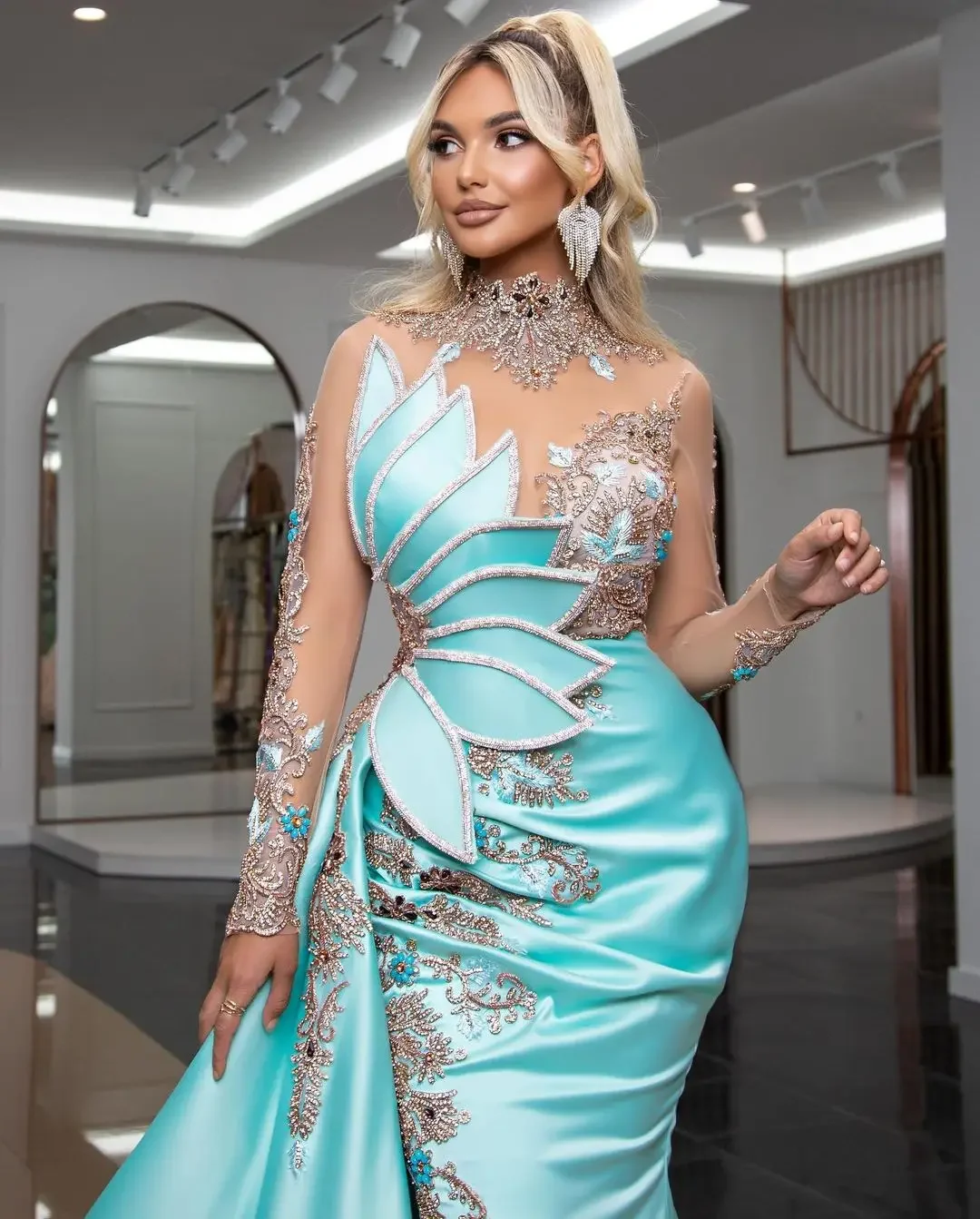 High Illusion Long Sleeves Prom Gowns Rhinestones Side Split Party Dresses Made Glamorous Lake Blue Evening Dress