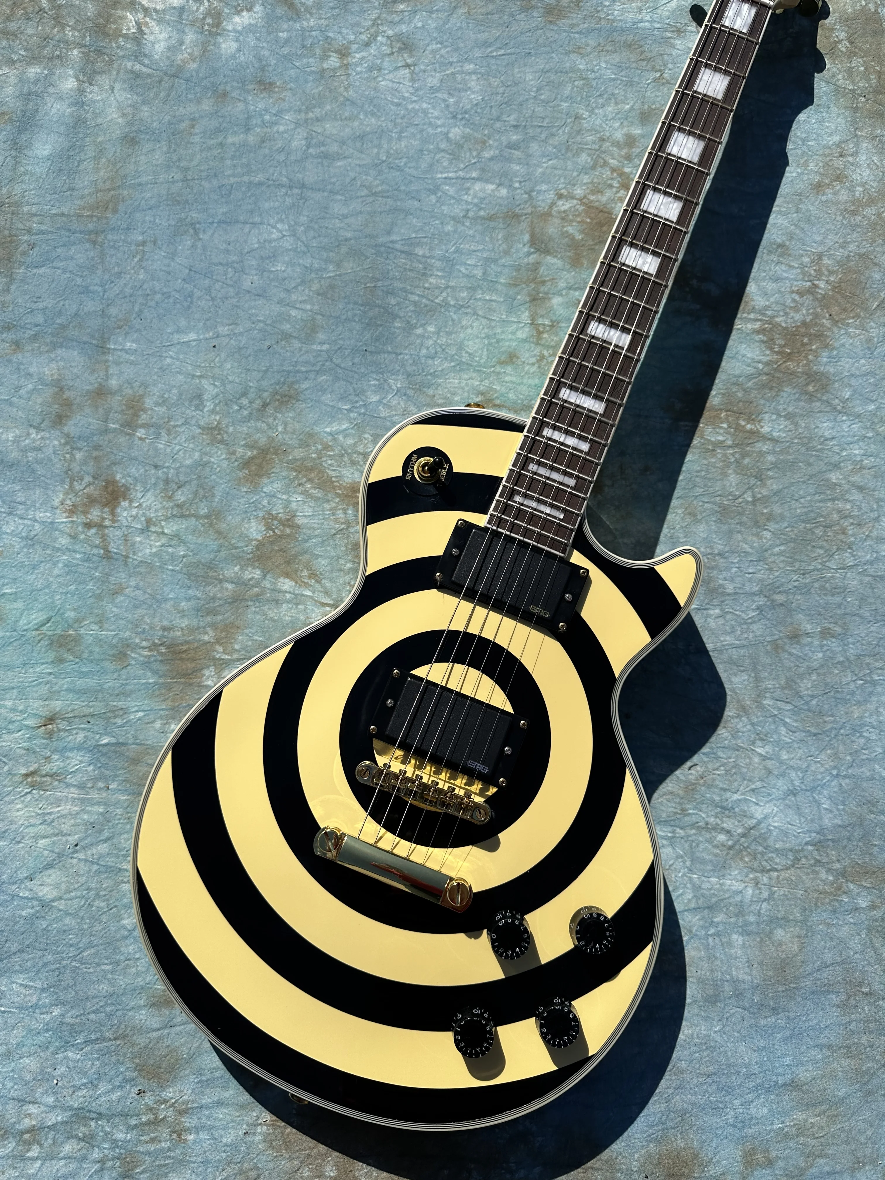 electric guitar ZAKK guitar gold accessories EMG pickup classic black and white stripes in stock lightning pack electric guitar