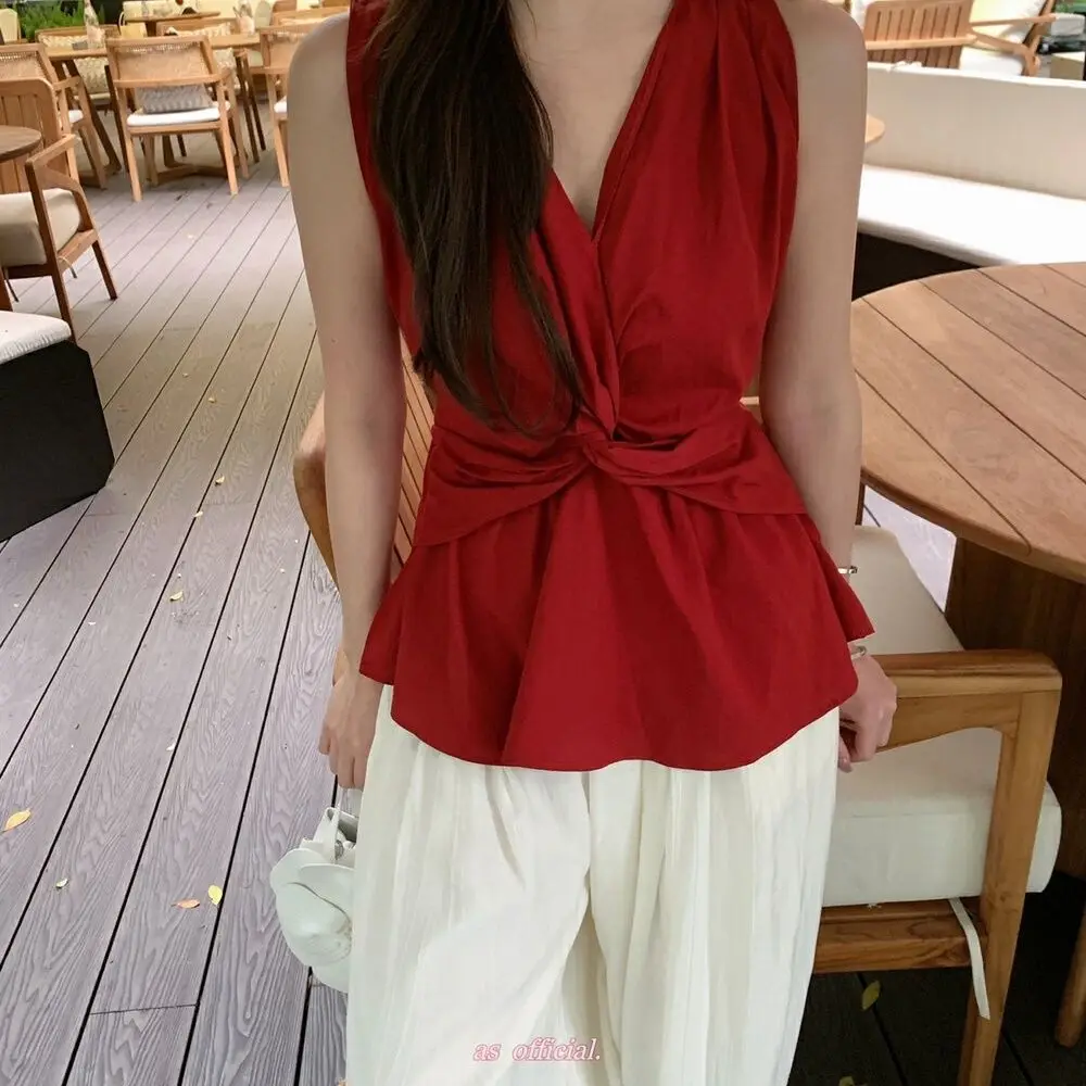 Designer Twist Knot V-neck Vest for Women 2025 Summer New Resort Style Niche Slim-fit Unique Sleeveless Top