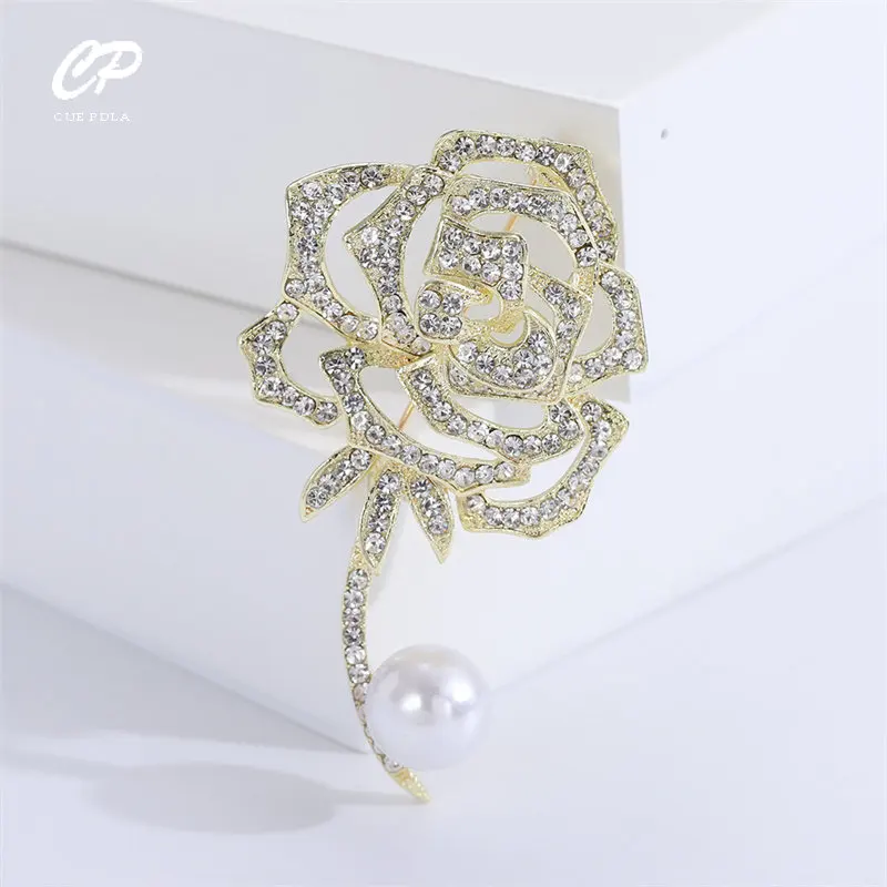 

High-end Exquisite Hollowed-out Rhinestone Rose Flower Pearl Small Brooch Women's Pin Clothing Accessories