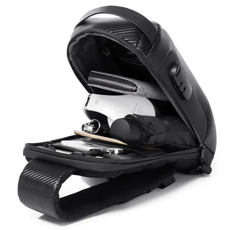 Рисунок 3 - Нагрудная сумка через плечо с USB-разъемом