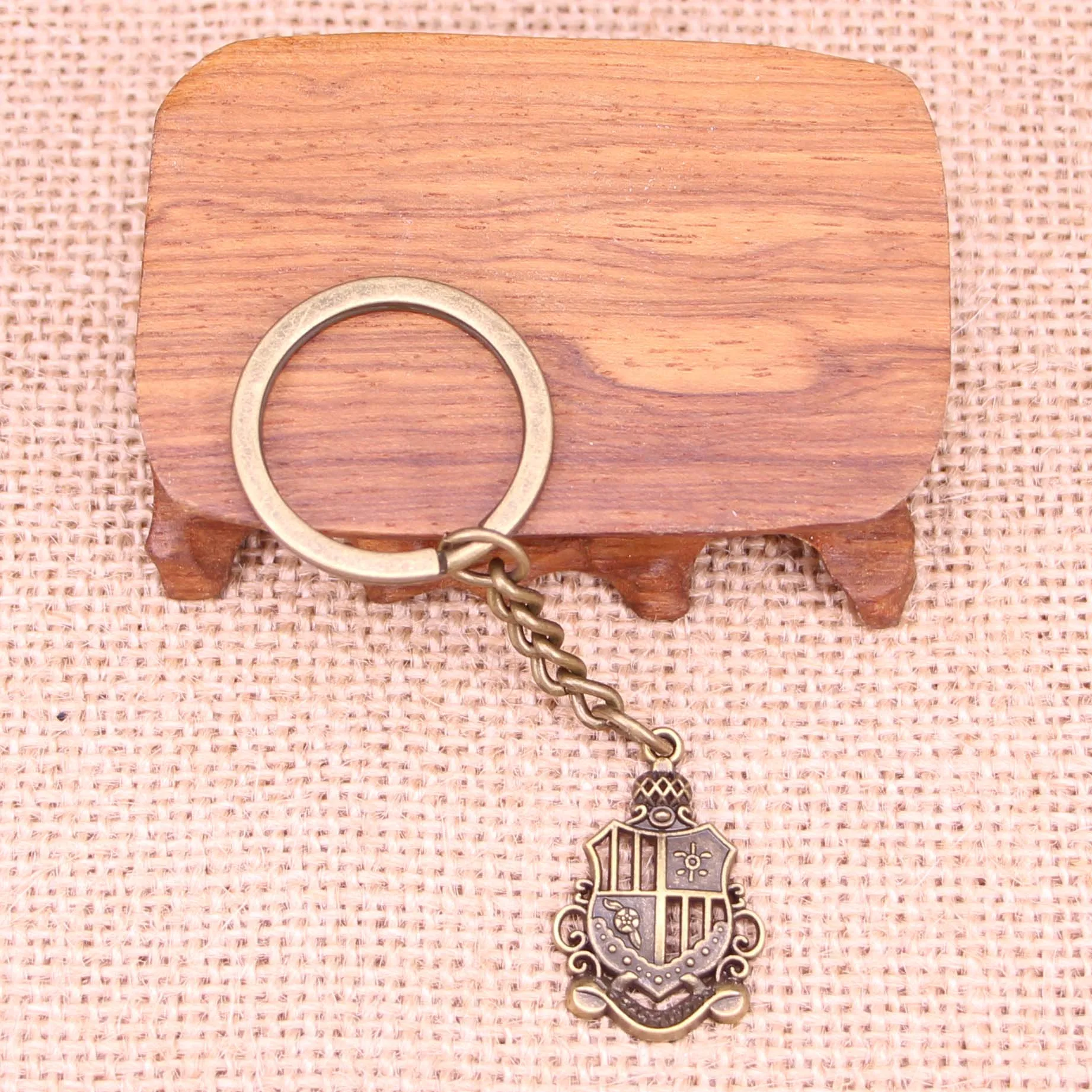 20Pcs New Fashion Portachiavi 28X19Mm Empire Medal Of Honor Pendenti Gioielli Da Uomo Fai Da Te Portachiavi Per Auto Portachiavi Souvenir Per Regalo