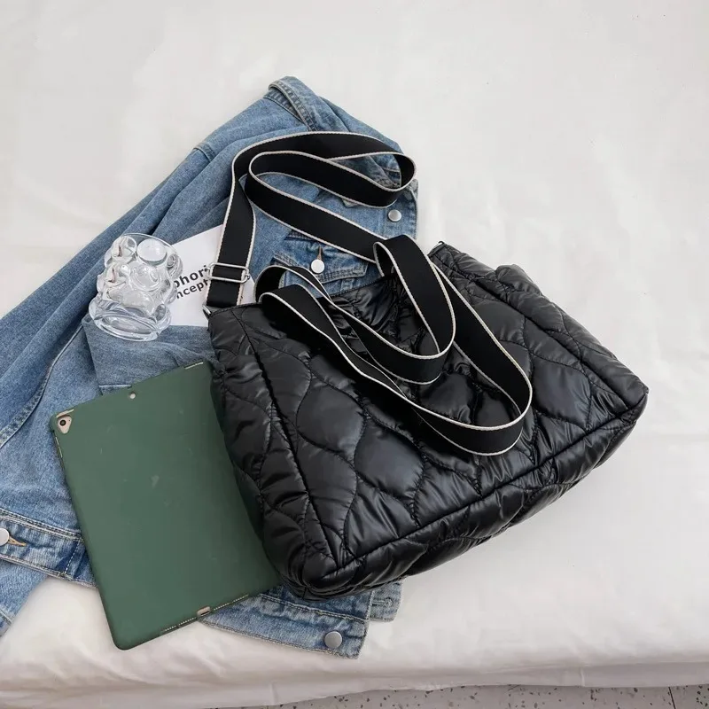 Casual Quilted Padded Crossbody Bags for Women Nylon Down Cotton Shoulder Bag Puffy Handbags Large Capacity Tote Bag 2023 Winter