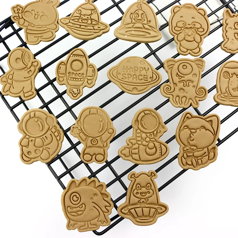 Cookie Cutter 6Pcs/Set 3D Stereoscopic Cartoon Astronaut UFO Monster Cute DIY Biscuit Mould Baking Tools Cake Decoration Tool