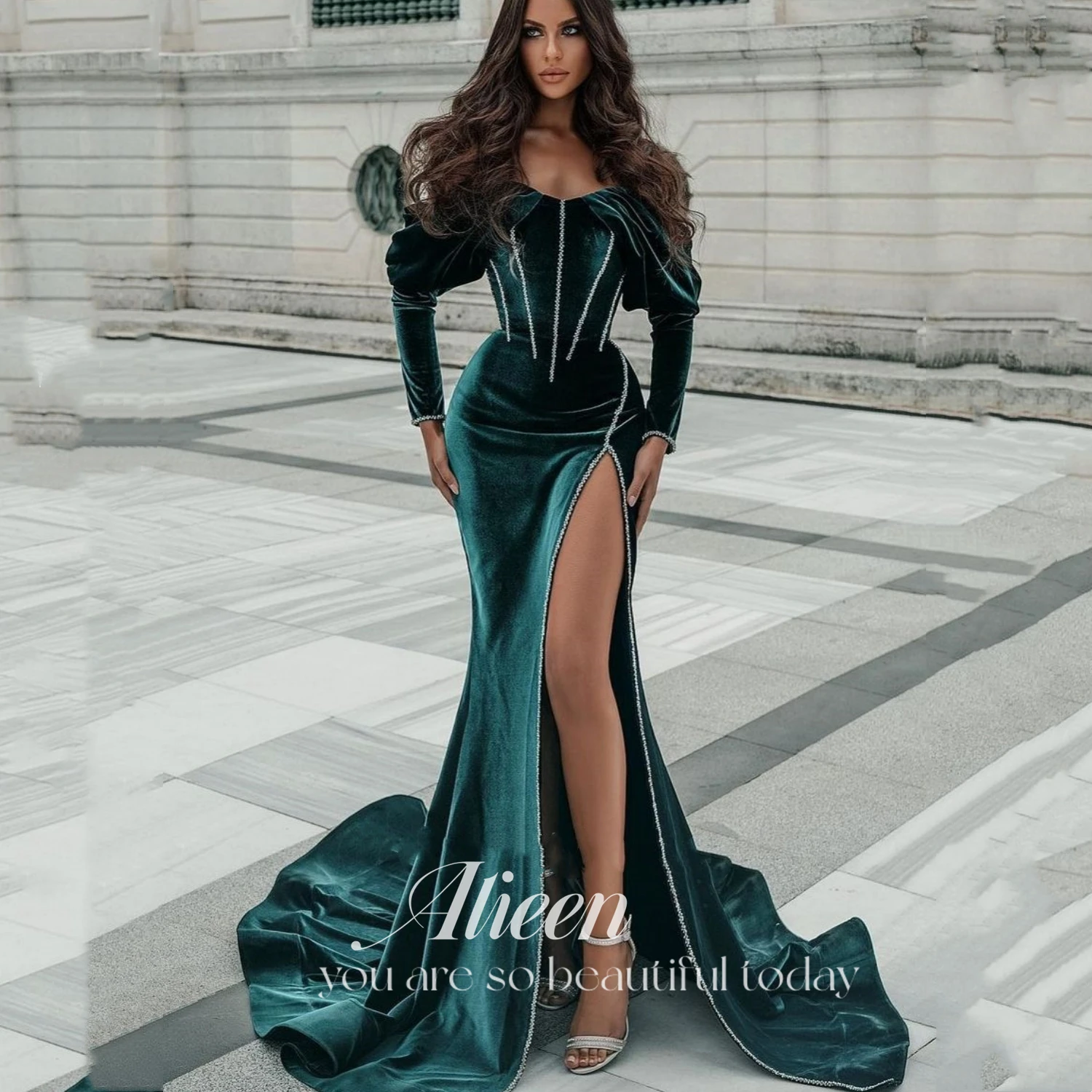 

Aileen Long Sleeves Velour Evening Dresses Saudi Arabia Green Velvet Mermaid Prom Gown Side Slit Crystals Pageant Party Dress