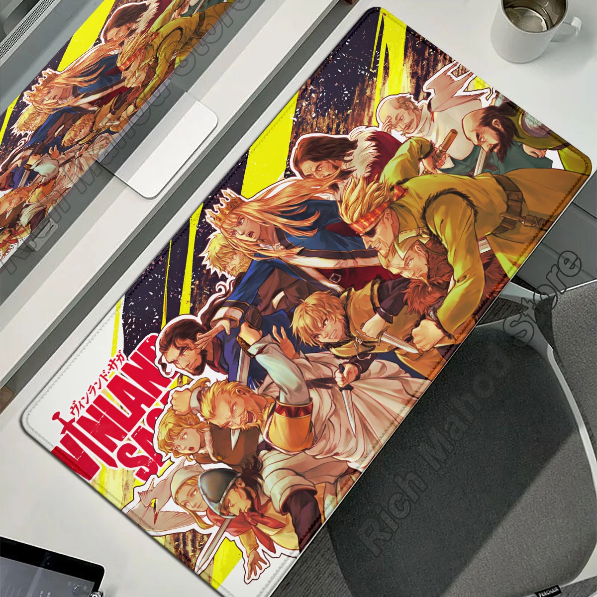 Tapis De Souris Vinland Saga Anime - Grand Tapis De Souris XXL 900 X 400 Mm - Dessous En Caoutchouc Antidérapant - Bords Cousus - Pour PC, Ordinateur Portable, Grande Protection De