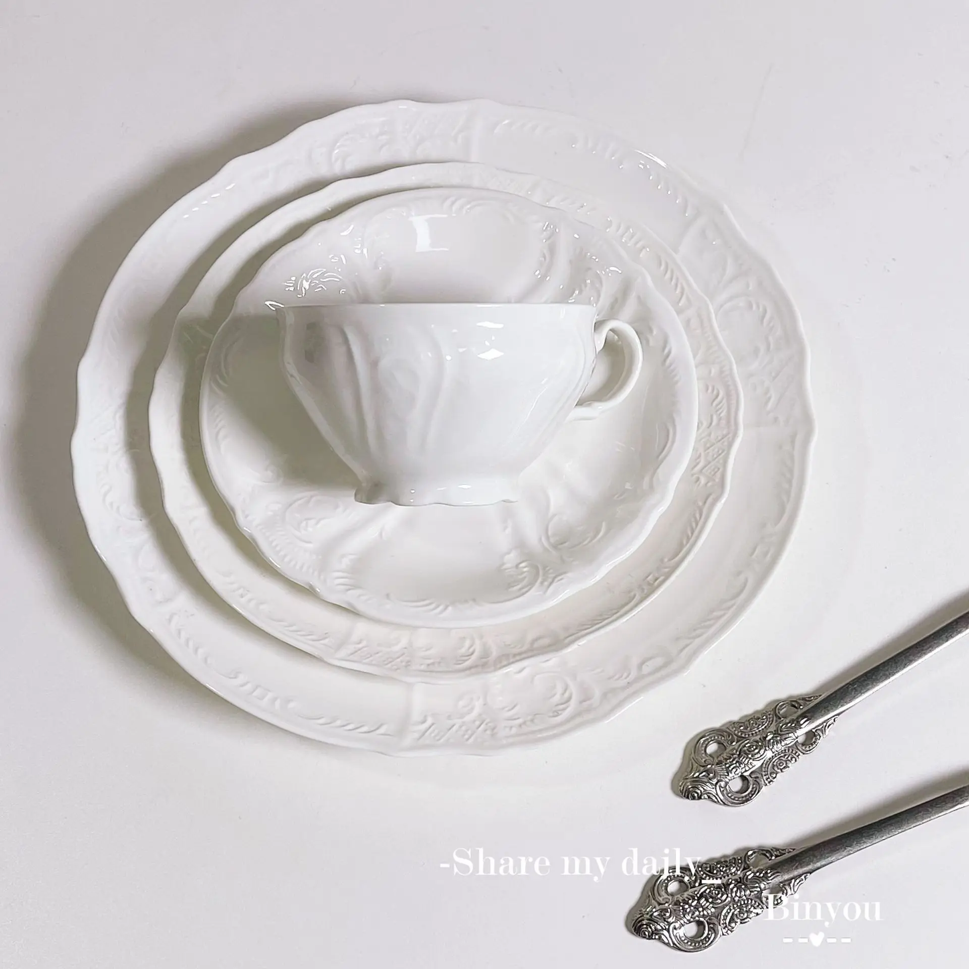 

Spot Pure White French Vintage Embossed Ceramic Plate Coffee Cup Plate Dessert Plate Dining Plate