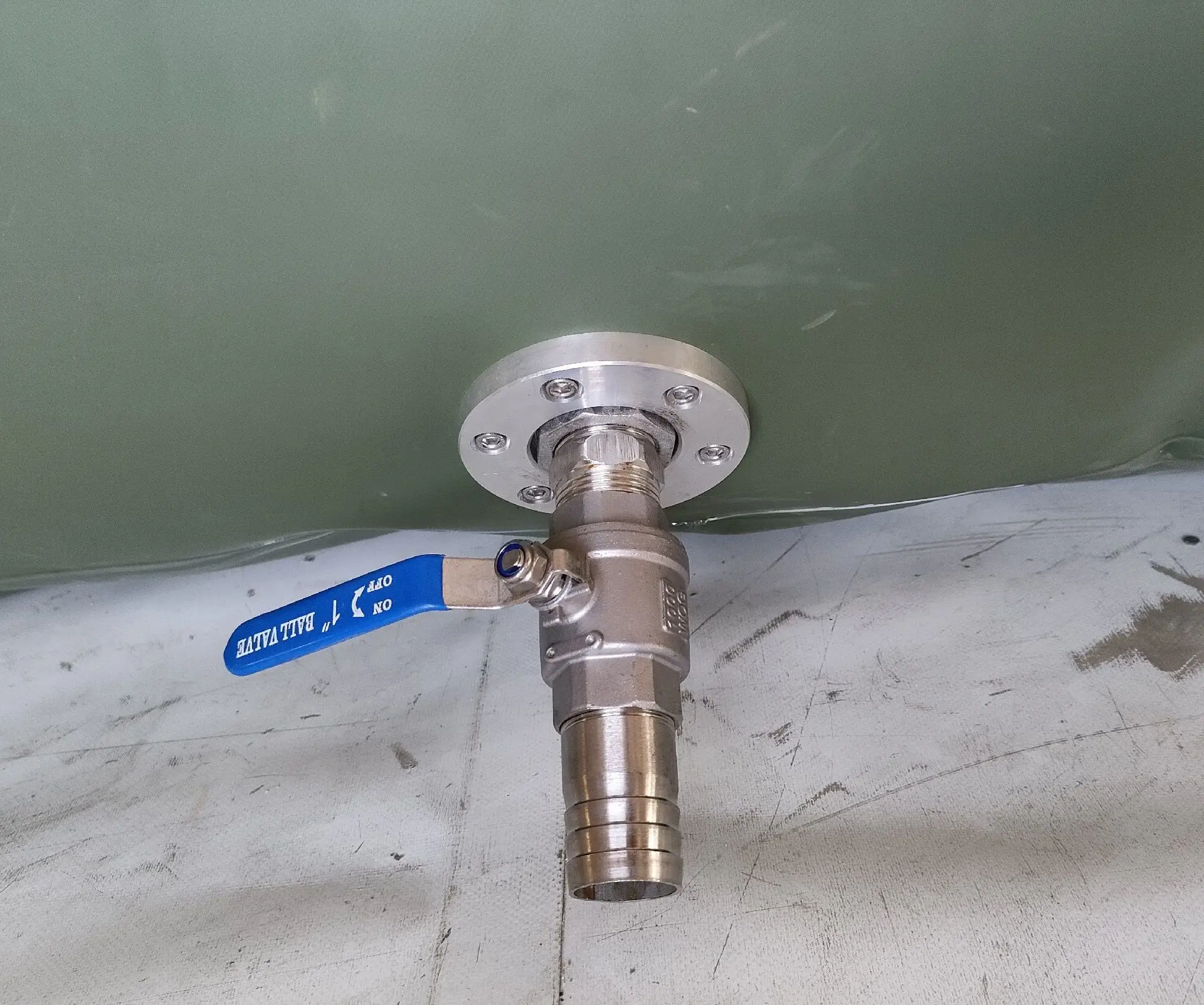 Thickened TPU car small oil bladder, complete set of aluminum alloy, can hold 200 liters. Customize the size if you like.