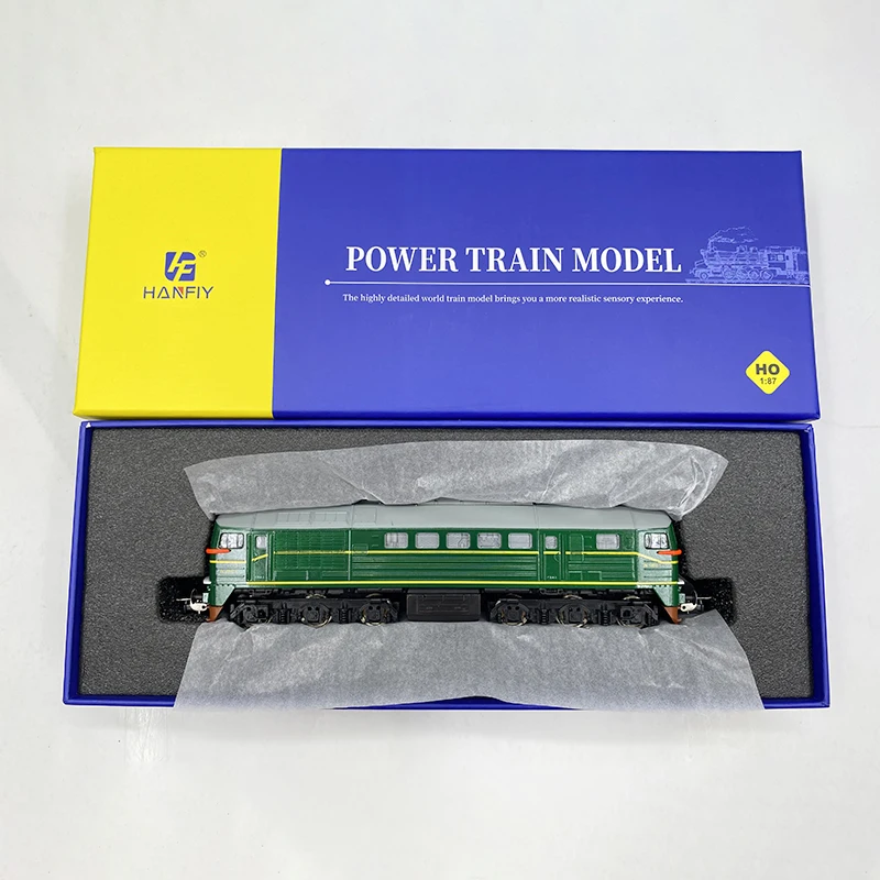 HO Scale 1:87 Russian M62 Diesel Train Model with Power Classics