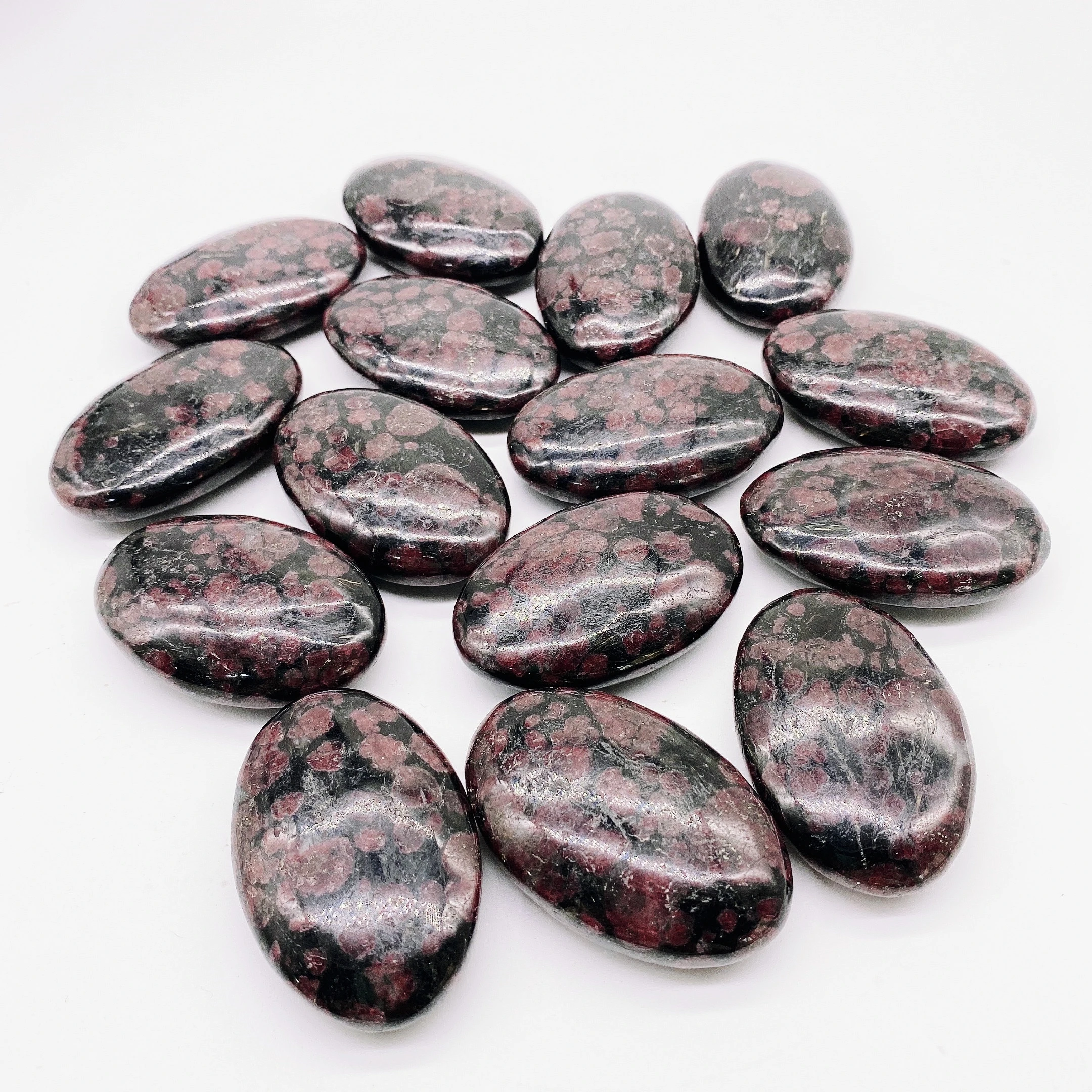 Natural Garnet Energy Reiki Stone Palm Elliptic Decoration Natural Stones 1pc