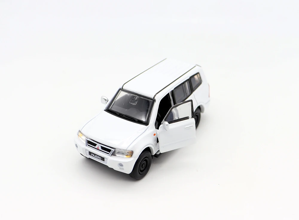 NEW BMC 1/64 Scale Pajjero 2003 Jeeep White Miniature 3 inches CarS Diecast toys For Collection Gift