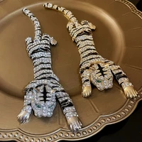 New Vintage Hyperbole Rhinestones Large Tiger leopard Shoulder Decor Brooches Men Women Unique Design Party Jewelry Accessory 5