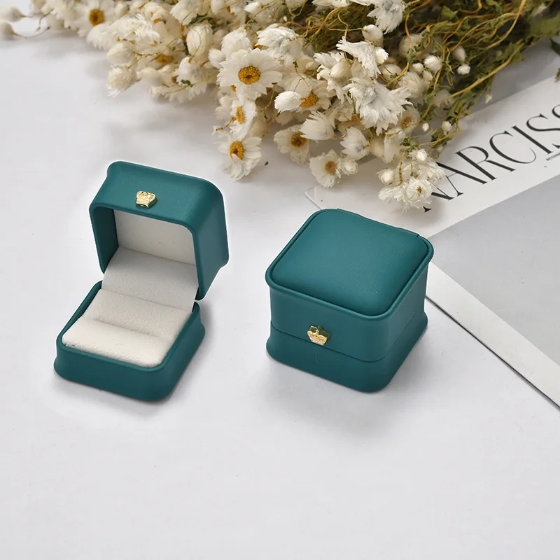 Luxurious Green Leather Vintage Ring Box with Double Slots for Proposal or Wedding Gift