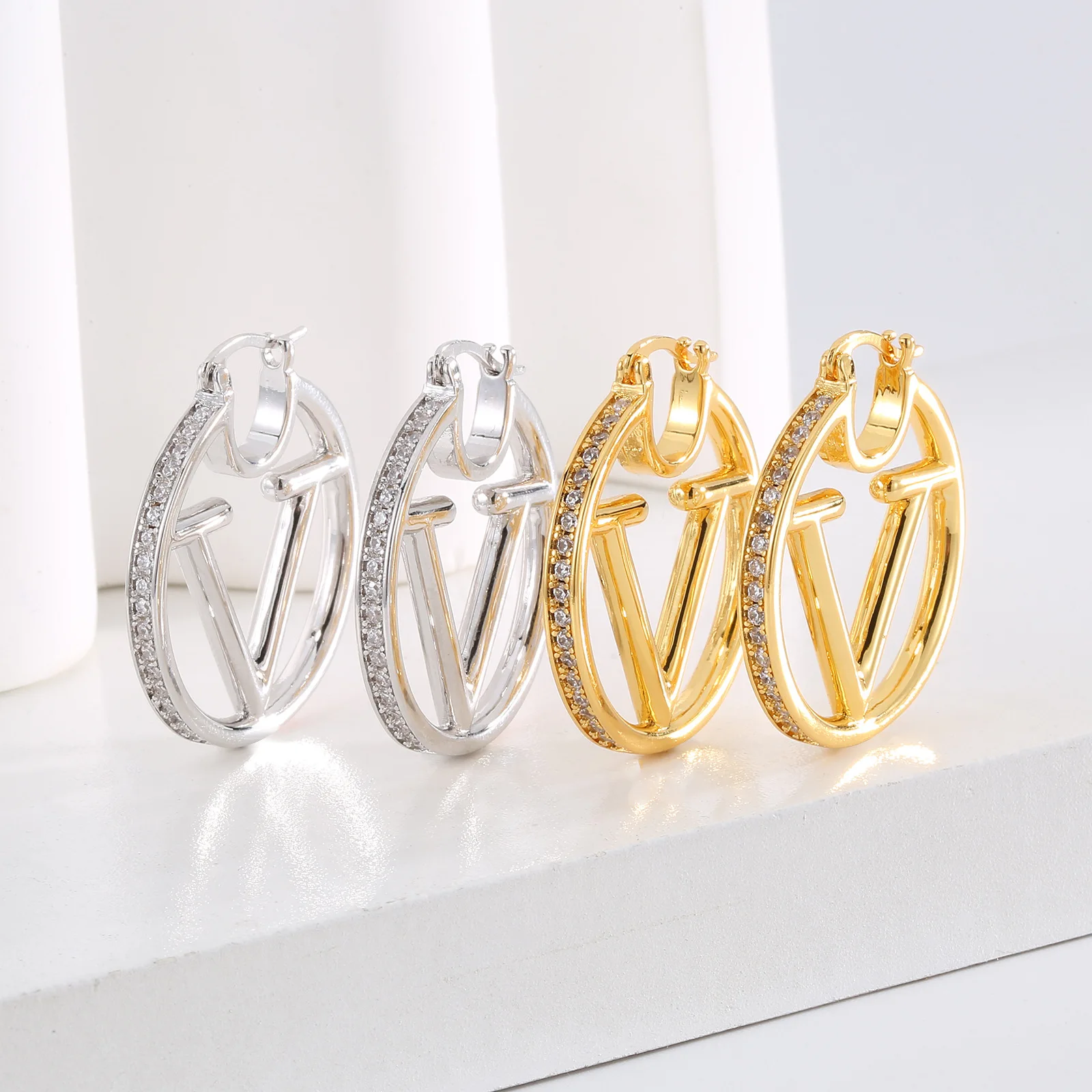 Double Sided Fashionable Round Letter V Zircon Ear Buckle for Women High-Quality Sense Hollow Jewelry Girls' Charm Earrings 2