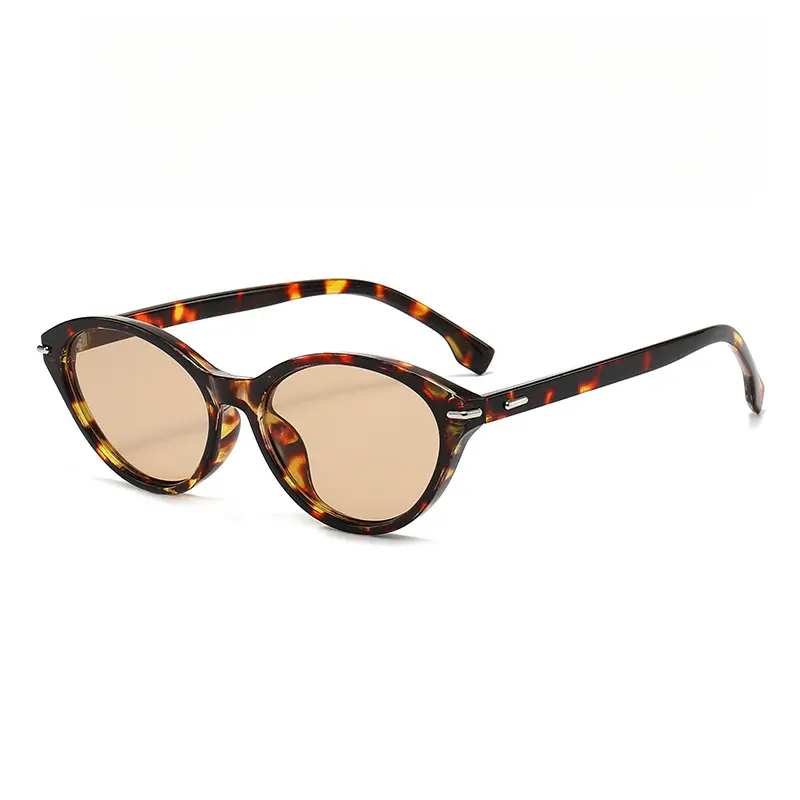 Cat-eye fashion trend decorative sunglasses - perfect everyday eyewear for ladies - Image 6