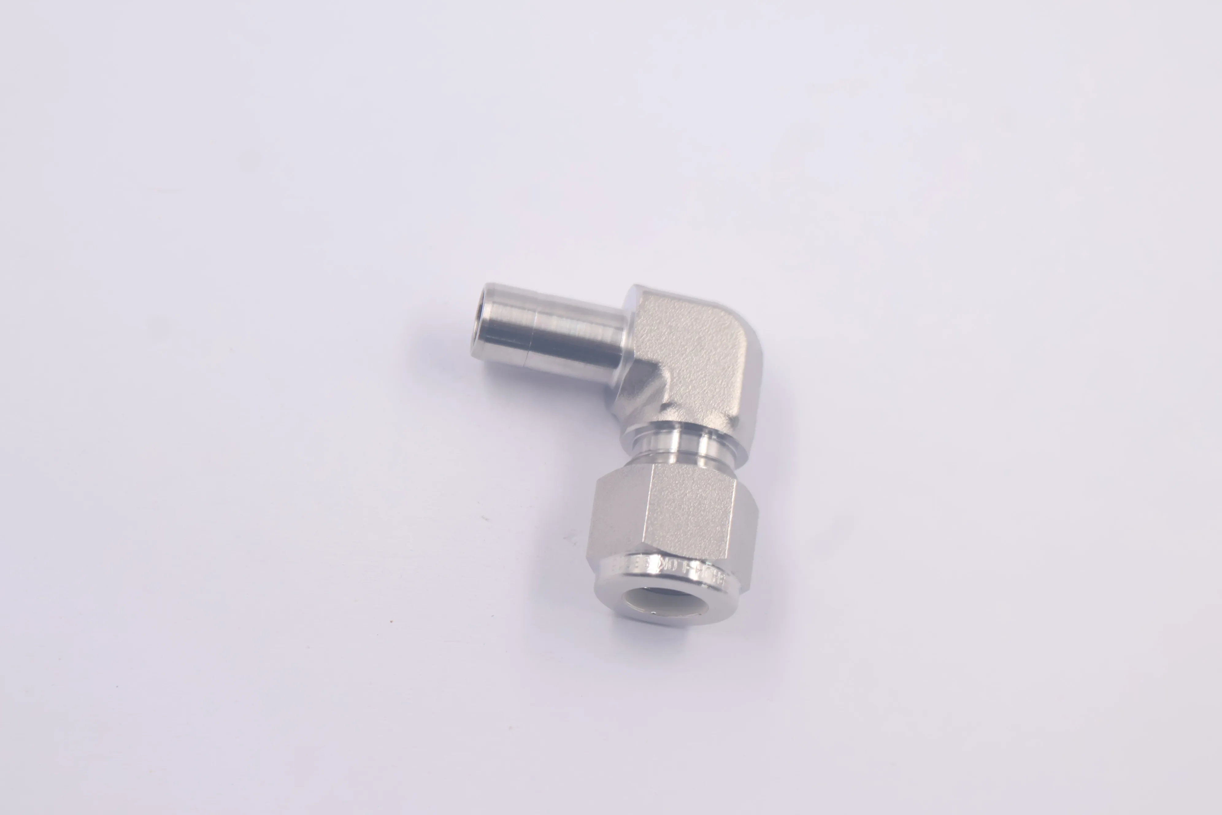 SS-600-2R-6, Stainless Steel Tube Fitting, Tube Adapter Elbow, 3/8 in. OD, Can Combination with Swagelok
