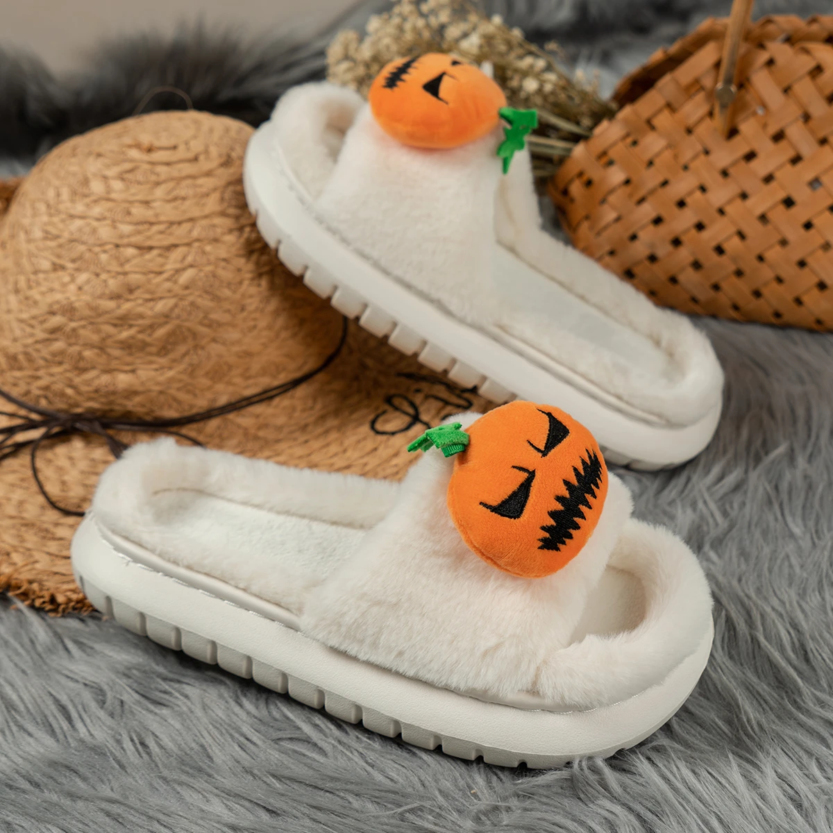 Women's plush slippers one-line autumn/winter Halloween pumpkin decoration plus-size slippers fashion