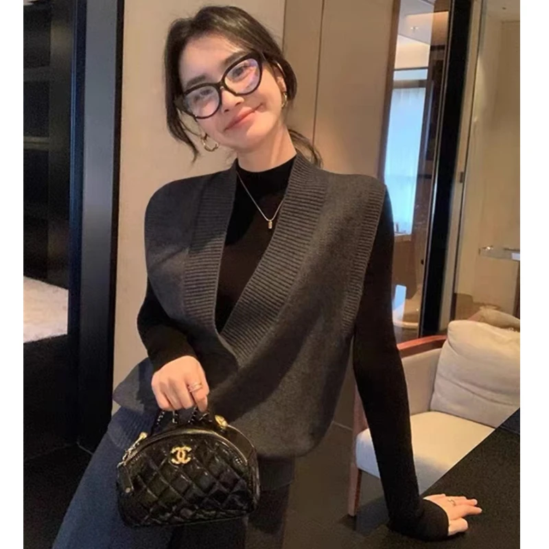 Autumn and Winter New Solid Color V-Neck Women's Sleeveless Waistcoat Fashion Elegant Knitwear Casual Loose Sweater Vest