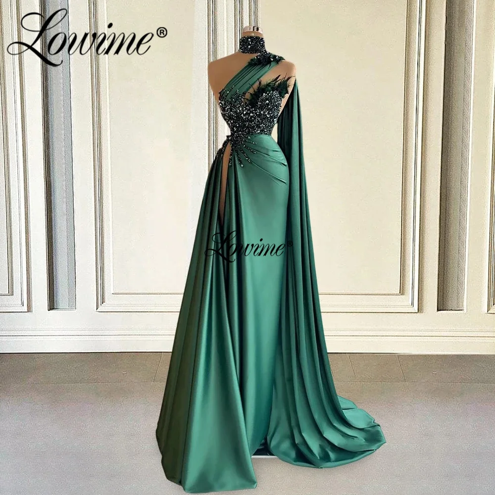 

Lowime Green Cape Sleeve Long Party Dresses High Split Side Sexy Prom Dress Satin Feathers Sequined Mermaid Evening Gowns 2022