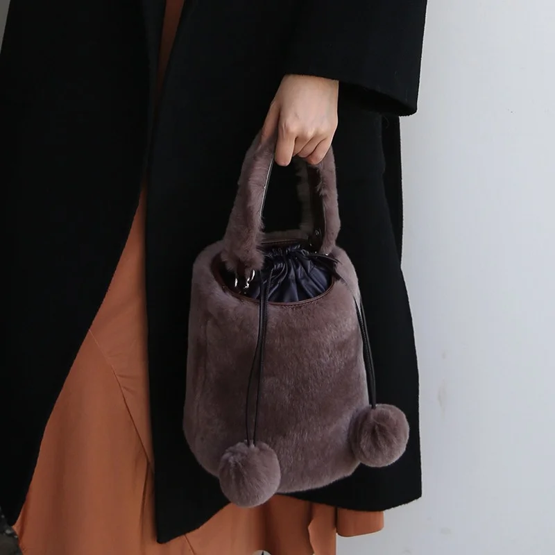 Women's Luxury Plush Bucket Bag High Quality Real Rex Rabbit Fur Shoulder Fur Bag Chain Decoration Can Crossbody Fur Bag