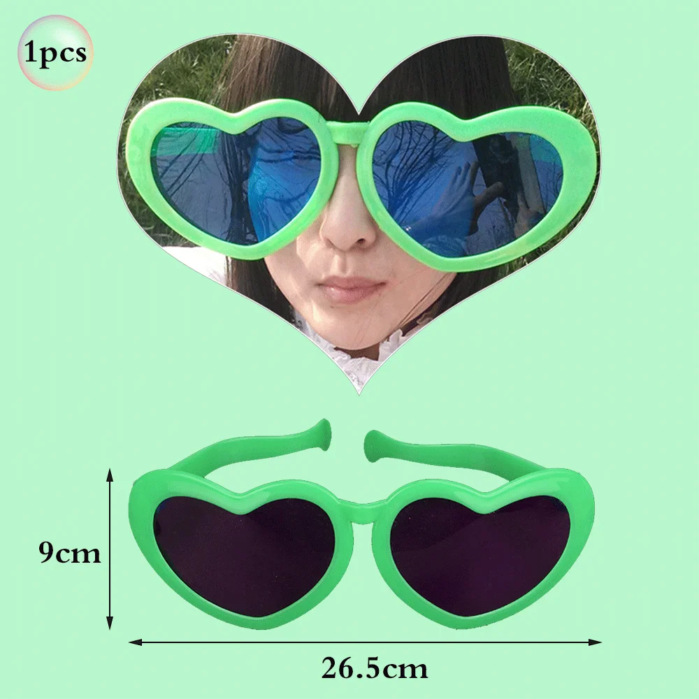 10 Heart-Shaped Sunglasses for Men and Women to Wear in Summer 2022