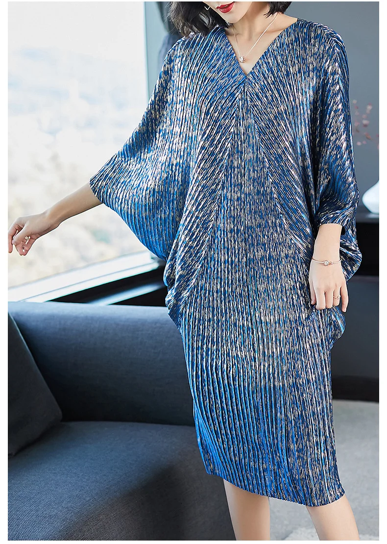 LANMREM 2023 High Quality New Fashion V Collar Pleats Batwing Sleeve Loose Dress For Women Print Clothing Vestido YE853