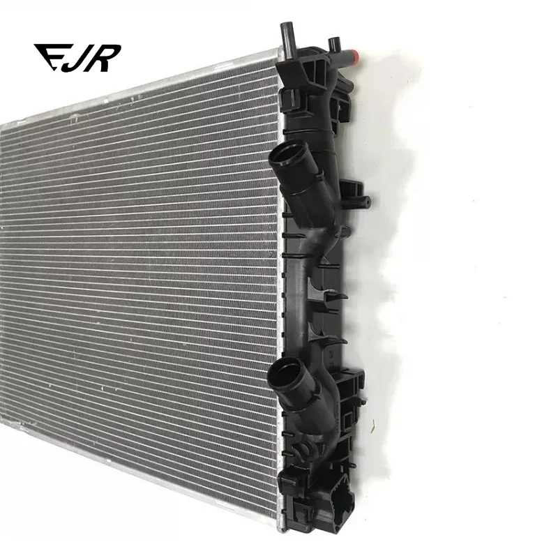 Automotive engine radiator, water tank, for Maserati Ghibli Quattroporte Levante 670038340, 670030844, 670107326, 670008724,9996