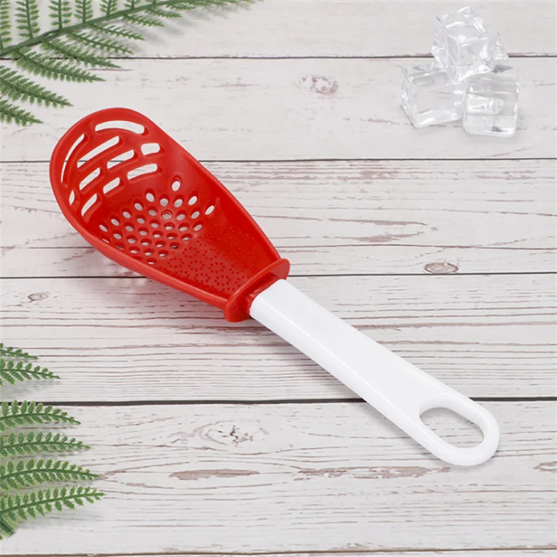 

Household Kitchen Multifunctional Filter Colander Grinding Spoon Silicone Garlic Press Ginger Grinding Egg White Separator