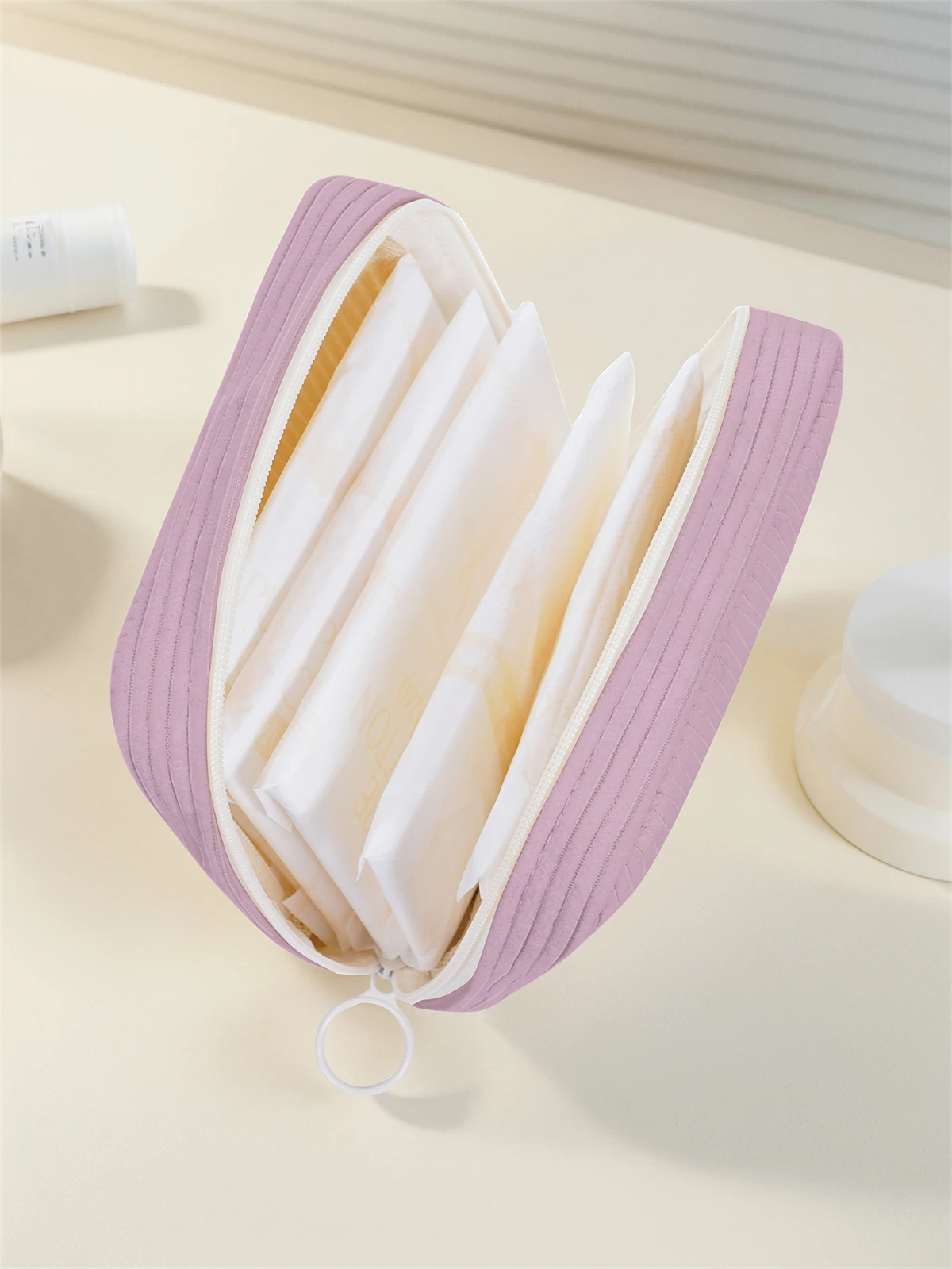 Panda pattern printed sanitary napkin storage bag, women's lightweight tissue bag, sanitary tissue bag