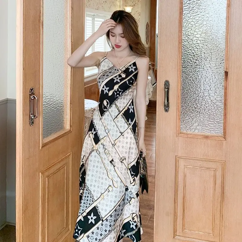 לפתוח בחזרה שמלות נקבה midi's שמלה נשים החלקה חוף ללא גב שמלת קיץ קוריאני סגנון קוריאני חדש ב תכונות Y2k חם על קידום