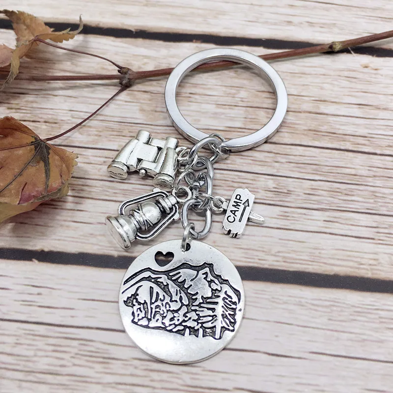 Vintage Road Sign Camp Outdoor Camping Telescope Lampada A Cherosene Portachiavi Da Montagna