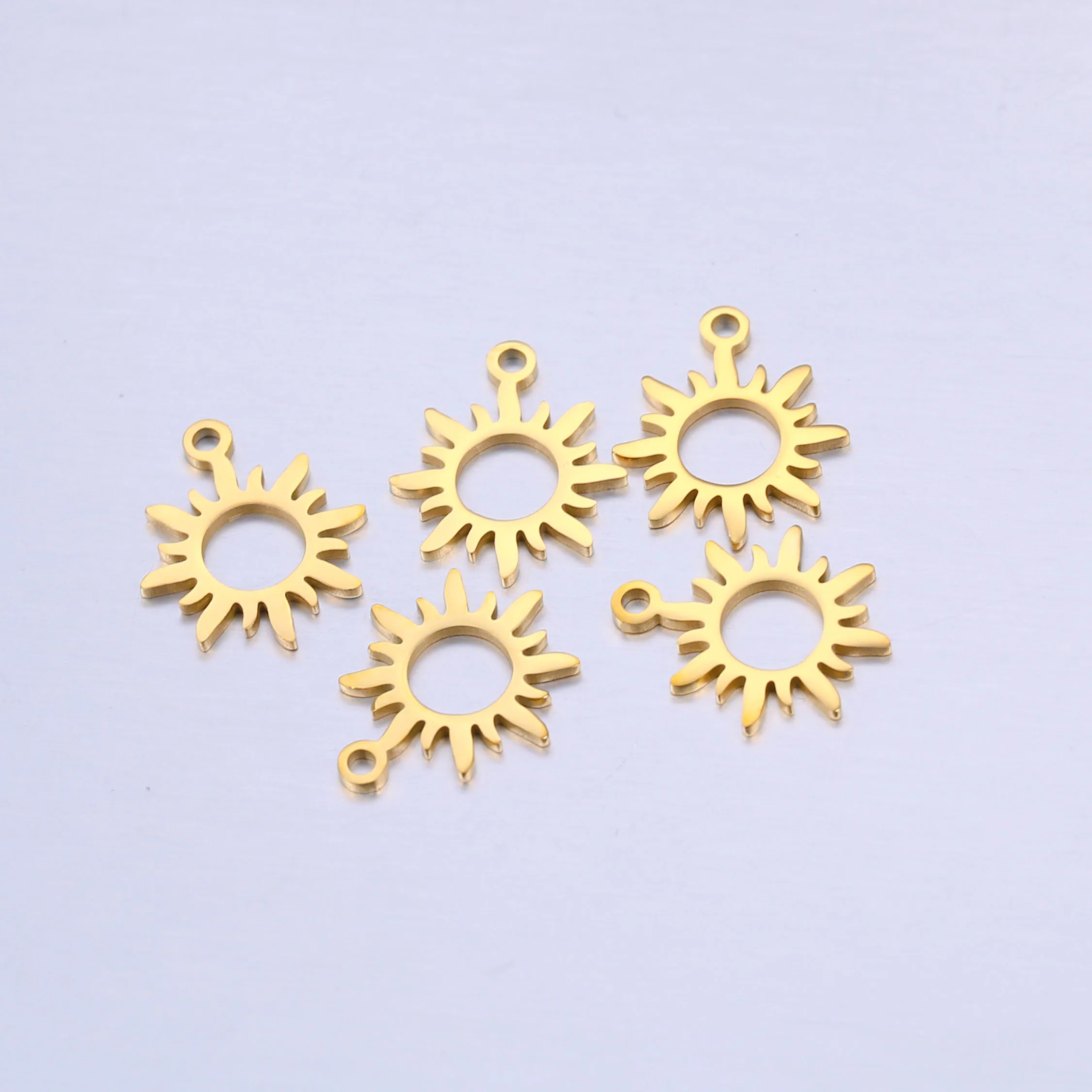 5 Stück 18 Karat vergoldeter Edelstahl Charm Sun Charms DIY Halskette Armband Ohrringe Anhänger Schmuck Zubehör Großhandel – Detail 18