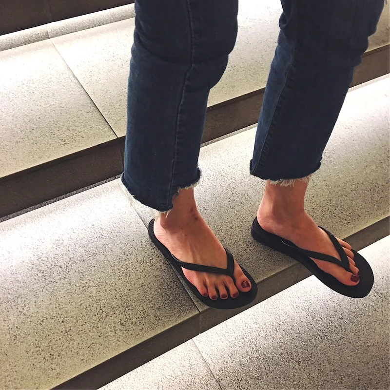 

Женские удобные шлепанцы на плоской подошве, летние шлепанцы с мягкой подошвой, модель 2023, 1948