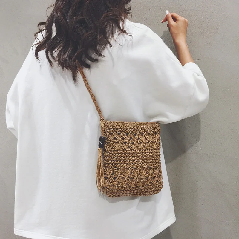 

Fashion Retro Straw Bag Female Niche High Sense Woven Shoulder Bag Casual Joker Literary Temperament Slung Tassel Bag Fashion