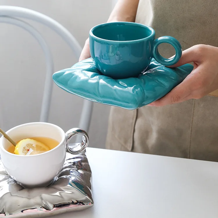 

Ins Pillow Bag Coffee Cup and Saucer Set Afternoon Tea Macaroon Cup Ceramic European Style Coffee Mug Coffee Mugs